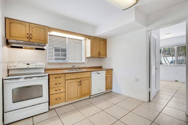 9372 Abbott Ave, Surfside, FL 33154