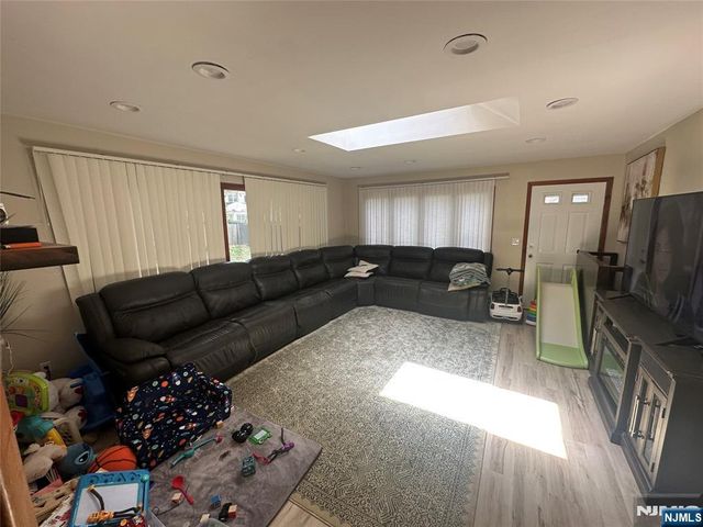 500 New Bridge Road, Bergenfield, NJ 07621