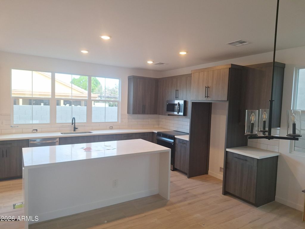 2366 E STEPHENS Court, Gilbert, AZ 85296 — photo 2