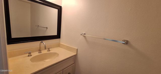 255 Green Moor Place, Thousand Oaks, CA 91361