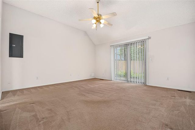 121 S Creekdale Drive, Norman, OK 73072