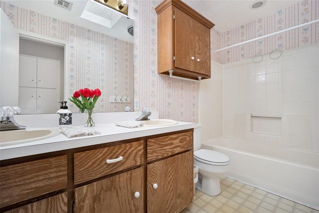 121 S Creekdale Drive, Norman, OK 73072