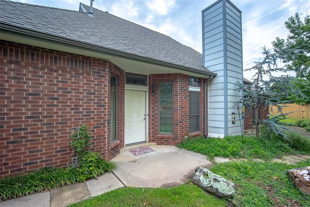 121 S Creekdale Drive, Norman, OK 73072