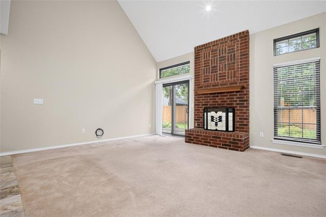 121 S Creekdale Drive, Norman, OK 73072
