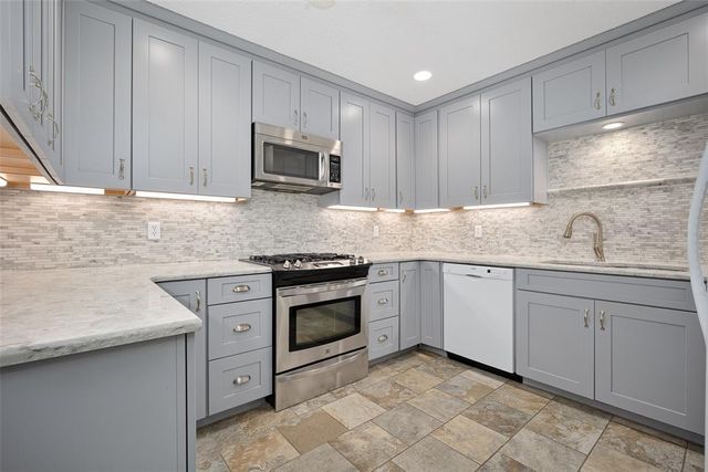 121 S Creekdale Drive, Norman, OK 73072