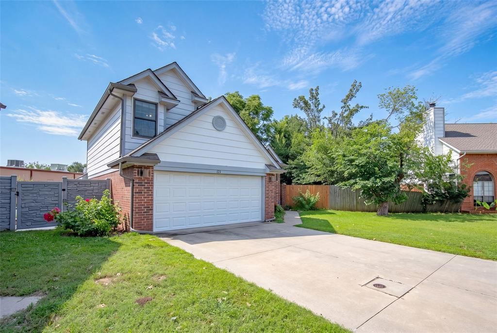 121 S Creekdale Drive, Norman, OK 73072