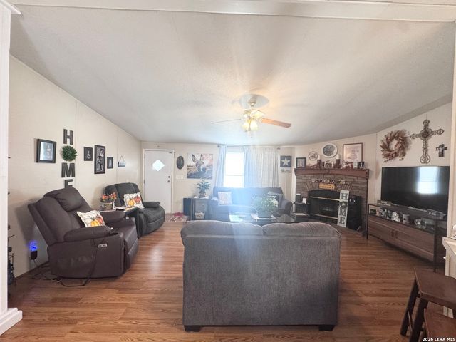 3303 SANDY ELM RD, La Vernia, TX 78121