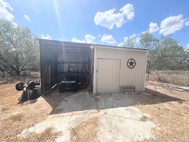 3303 SANDY ELM RD, La Vernia, TX 78121