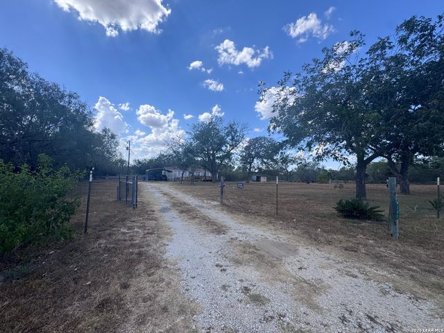 3303 SANDY ELM RD, La Vernia, TX 78121