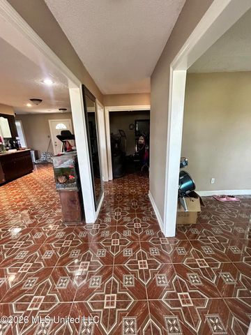 12150 Desoto Road, Olive Branch, MS 38654