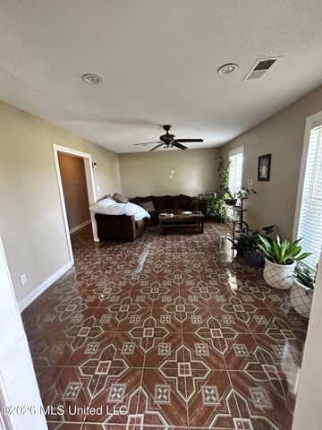 12150 Desoto Road, Olive Branch, MS 38654