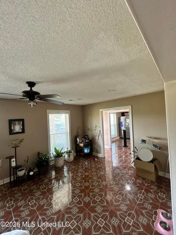 12150 Desoto Road, Olive Branch, MS 38654