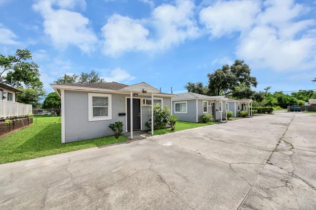3910 Hoffman St 3, Houston, TX 77026