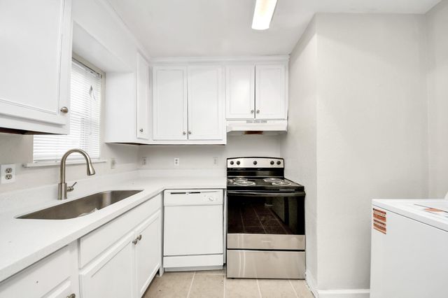 3910 Hoffman St 3, Houston, TX 77026
