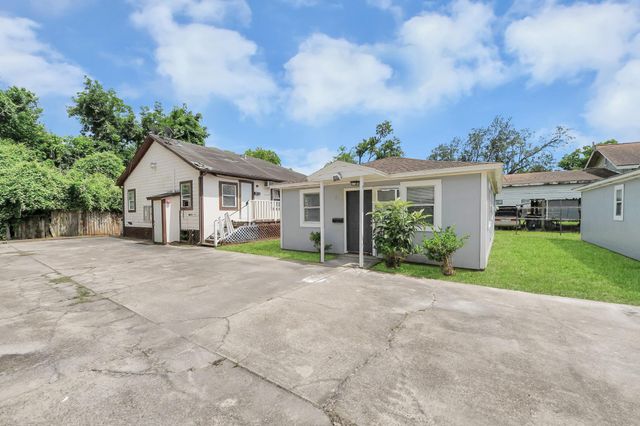 3910 Hoffman St 3, Houston, TX 77026