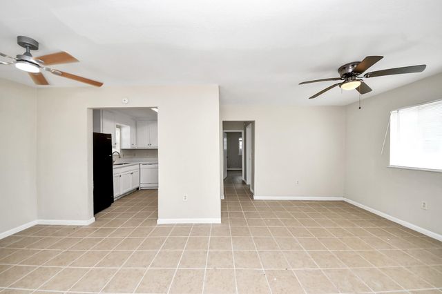 3910 Hoffman St 3, Houston, TX 77026