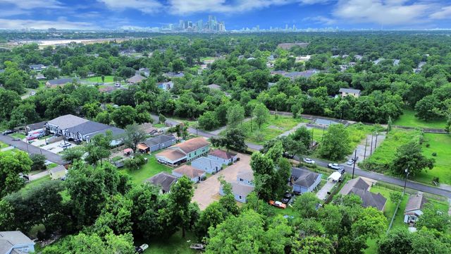 3910 Hoffman St 3, Houston, TX 77026