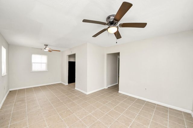3910 Hoffman St 3, Houston, TX 77026