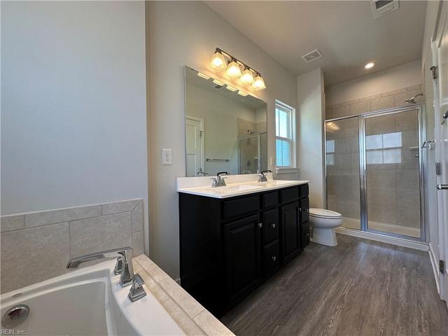 1738 Foremast LOOP, Chesapeake, VA 23323