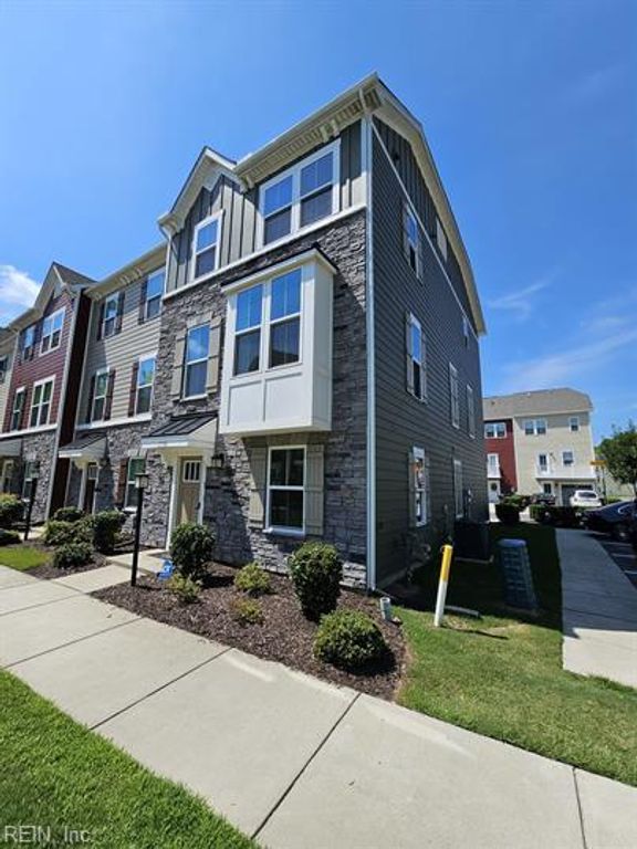 1738 Foremast LOOP, Chesapeake, VA 23323