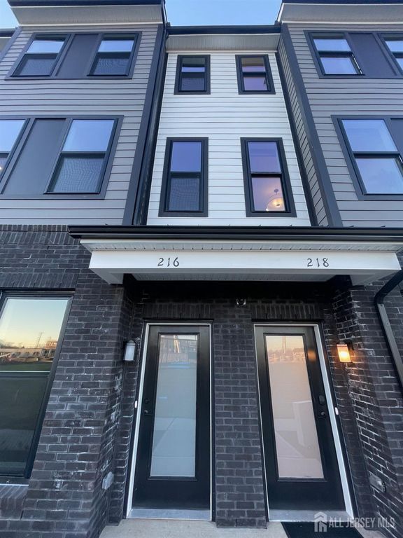 216 Lyla Lane, New Brunswick, NJ 08901