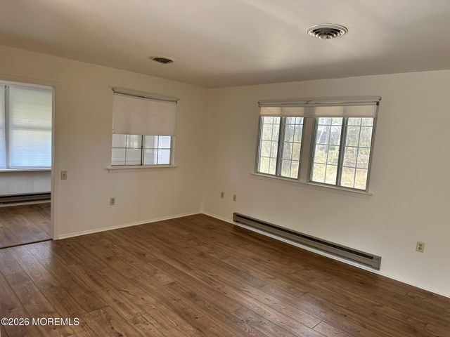 4 Quincy Drive D, Whiting, NJ 08759