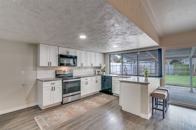 8510 Sikorski Lane, Dallas, TX 75228