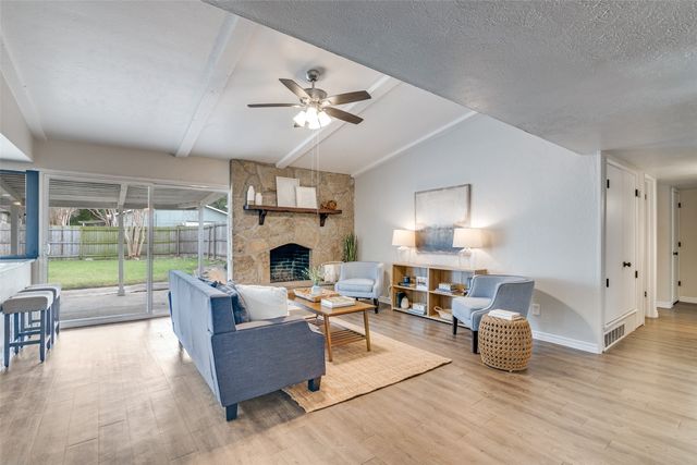 8510 Sikorski Lane, Dallas, TX 75228