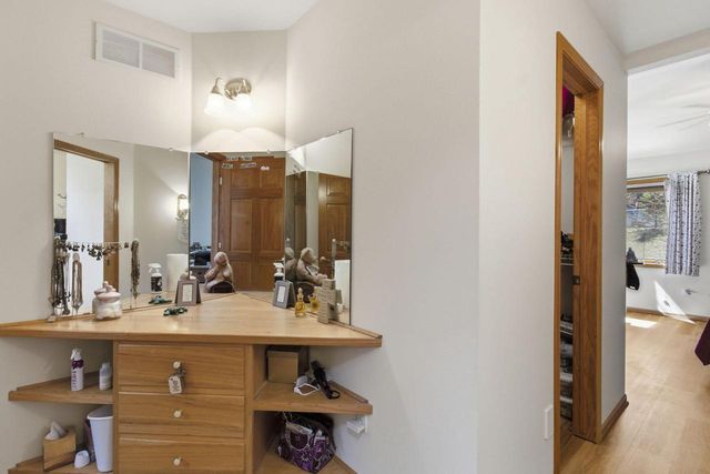 N80W17455 Robin CIRCLE, Menomonee Falls, WI 53051
