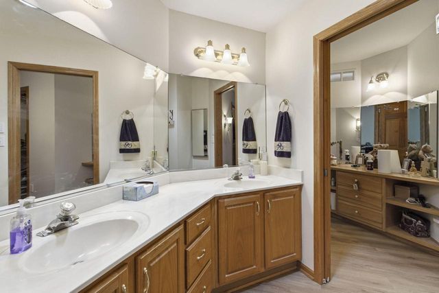 N80W17455 Robin CIRCLE, Menomonee Falls, WI 53051