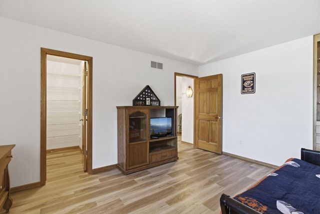 N80W17455 Robin CIRCLE, Menomonee Falls, WI 53051