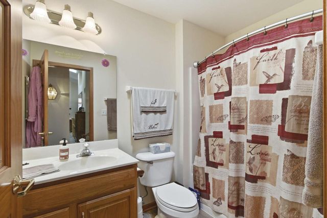 N80W17455 Robin CIRCLE, Menomonee Falls, WI 53051