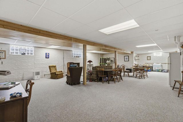 N80W17455 Robin CIRCLE, Menomonee Falls, WI 53051