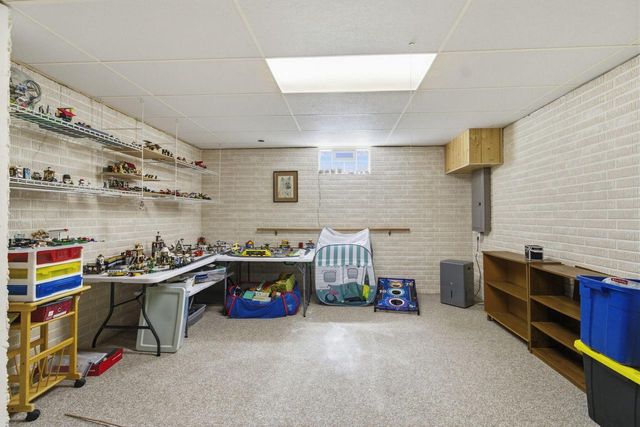 N80W17455 Robin CIRCLE, Menomonee Falls, WI 53051