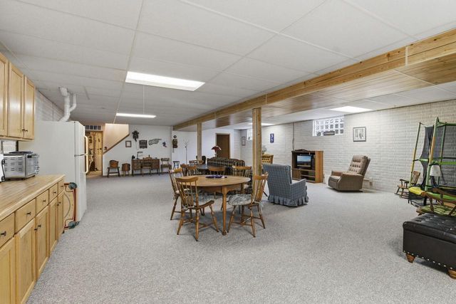N80W17455 Robin CIRCLE, Menomonee Falls, WI 53051