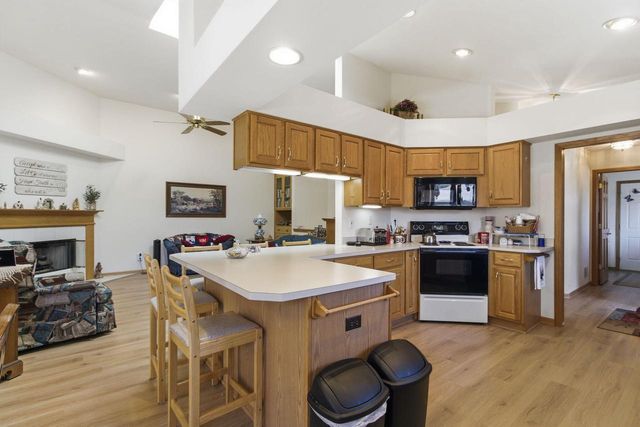 N80W17455 Robin CIRCLE, Menomonee Falls, WI 53051