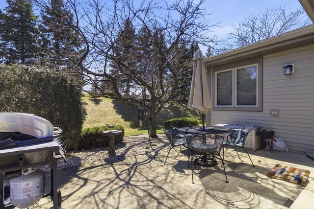 N80W17455 Robin CIRCLE, Menomonee Falls, WI 53051