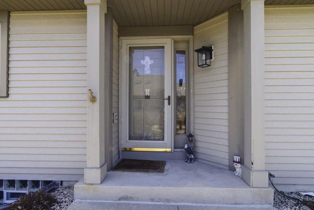 N80W17455 Robin CIRCLE, Menomonee Falls, WI 53051