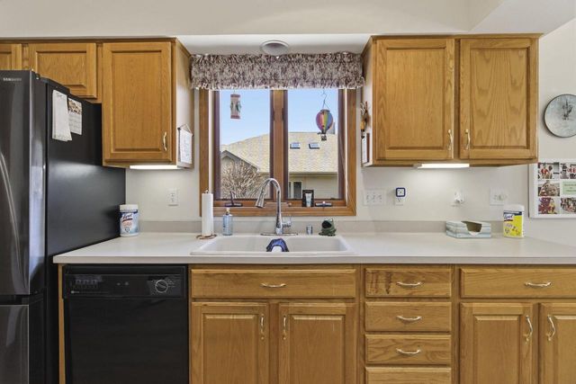 N80W17455 Robin CIRCLE, Menomonee Falls, WI 53051