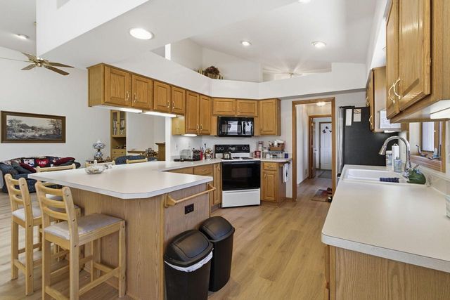 N80W17455 Robin CIRCLE, Menomonee Falls, WI 53051