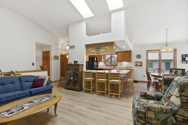 N80W17455 Robin CIRCLE, Menomonee Falls, WI 53051