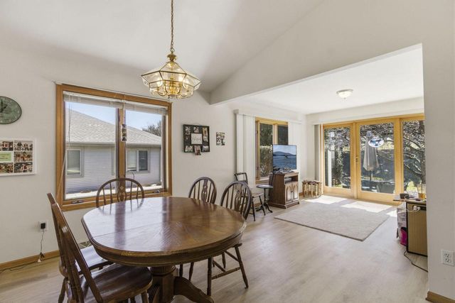 N80W17455 Robin CIRCLE, Menomonee Falls, WI 53051