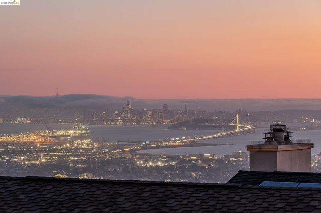 45 Schooner Hl, Oakland, CA 94618