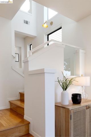 45 Schooner Hl, Oakland, CA 94618