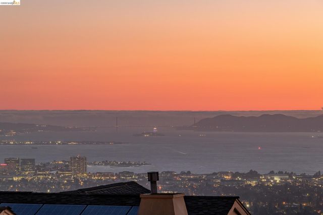 45 Schooner Hl, Oakland, CA 94618