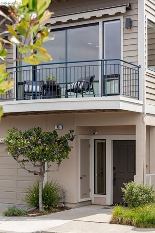 45 Schooner Hl, Oakland, CA 94618