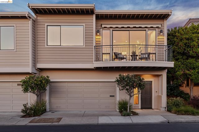 45 Schooner Hl, Oakland, CA 94618