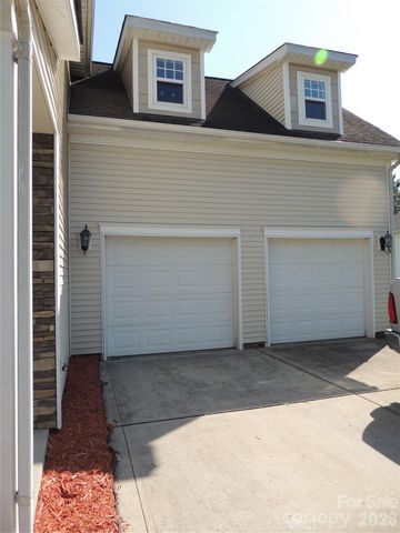 113 Ashton Woods Court, Mount Holly, NC 28120