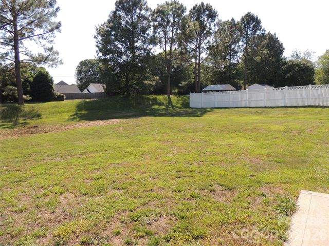 113 Ashton Woods Court, Mount Holly, NC 28120