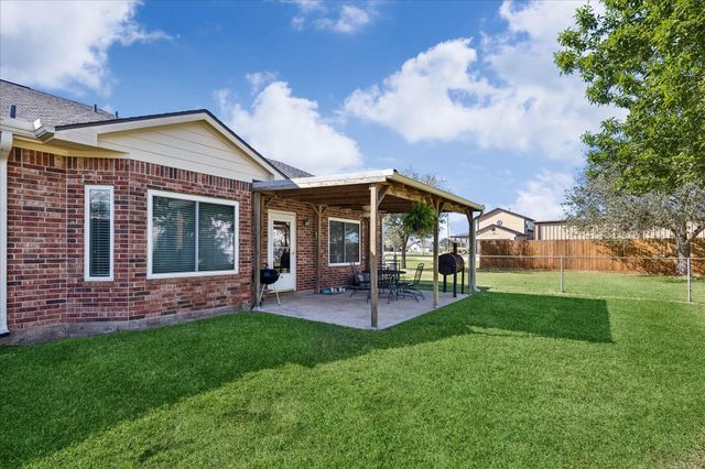 2695 Settlers Way Drive, Sealy, TX 77474